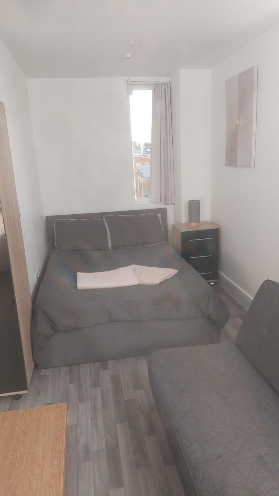 Spacious Studio Maidstone - Redecorated Oct 2023 Exteriér fotografie